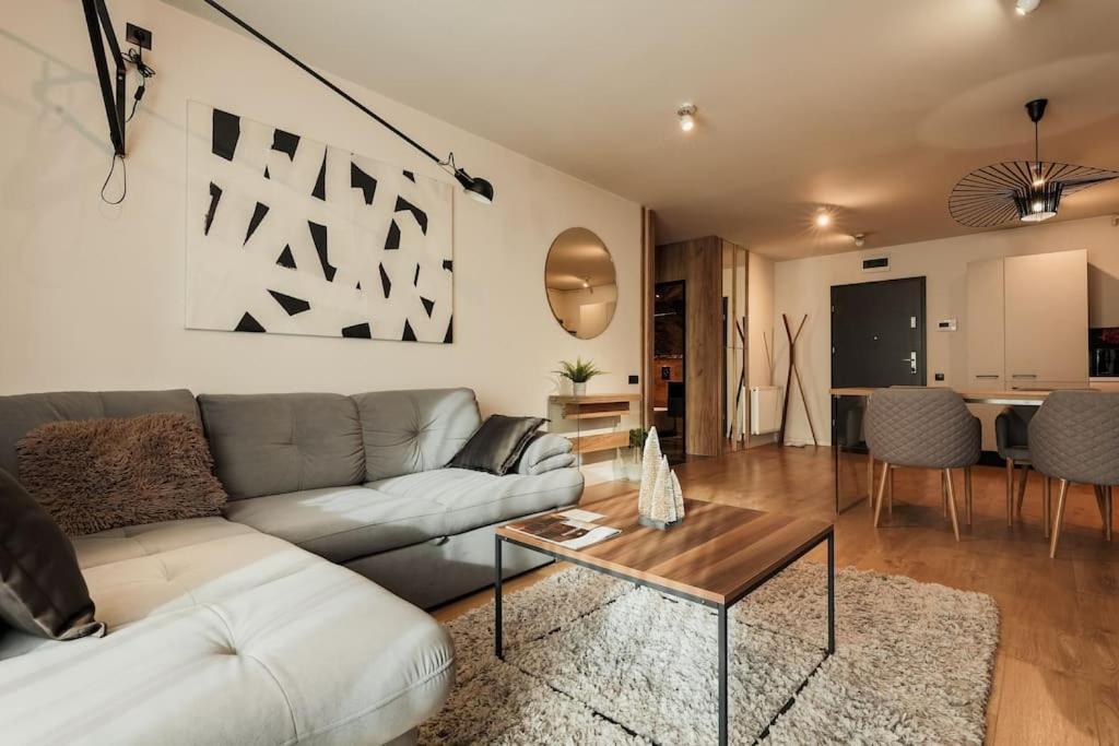 Nest Inn Magic Apartment 克卢日-纳波卡 外观 照片